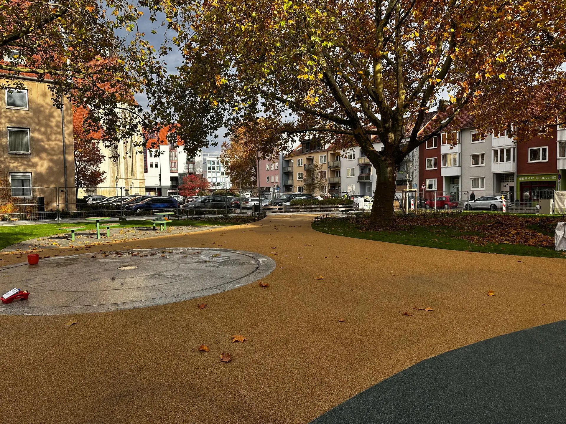 Granitedelsplitbelag auf einem Parkspielplatz